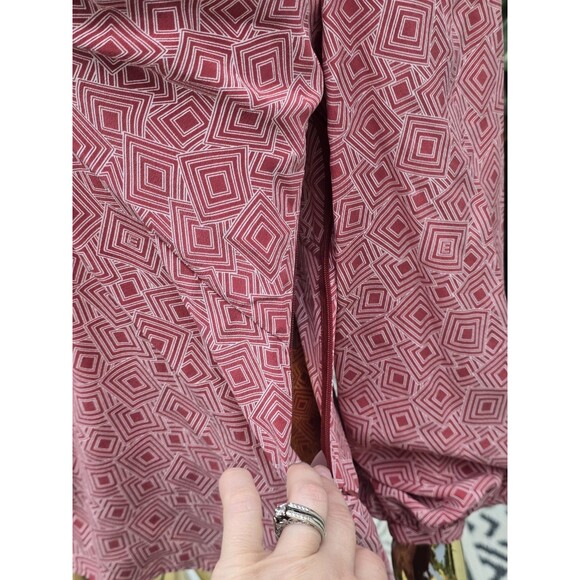 Equipment Arden Puff Sleeve Top Red Geometric Print Silk 6 - Picture 5 of 7